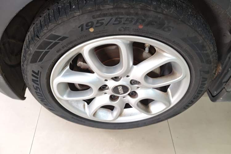 Used MINI 2019 1.5T ONE Five-Door Edition Left Front Wheel Hub