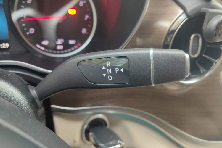 Used Mercedes-Benz V-Class 2020 V 260 Prestige Edition Gear Lever