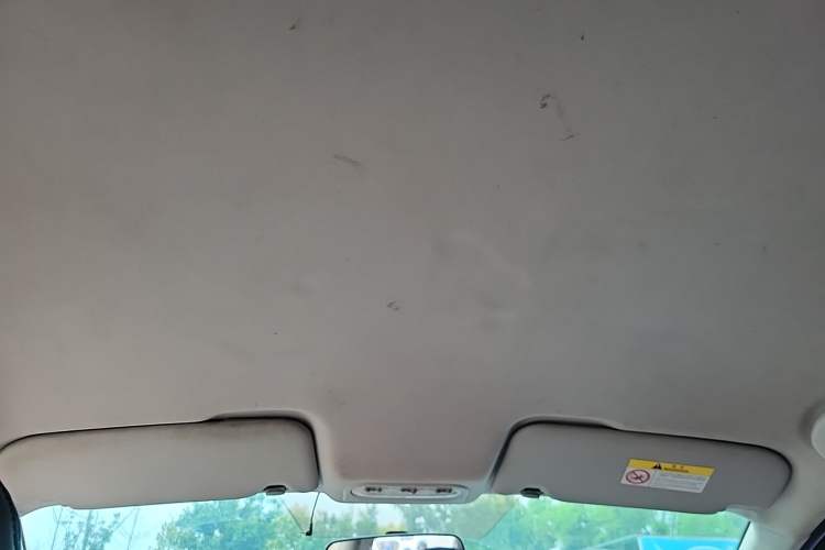 Used Venucia T70 2016 1.6L Manual Ruixing Edition
