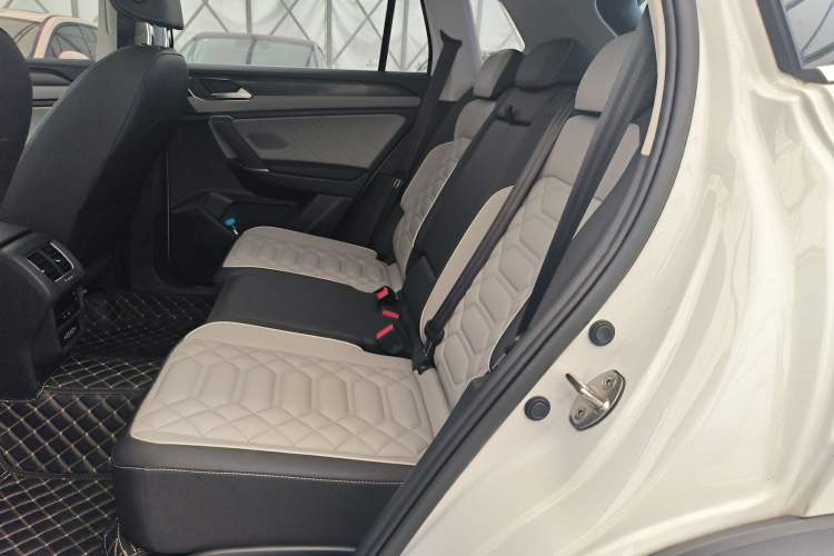 Used Volkswagen Tayron 2024 330TSI Two-Wheel Drive Luxury Plus Advanced Version Left Rear Seat