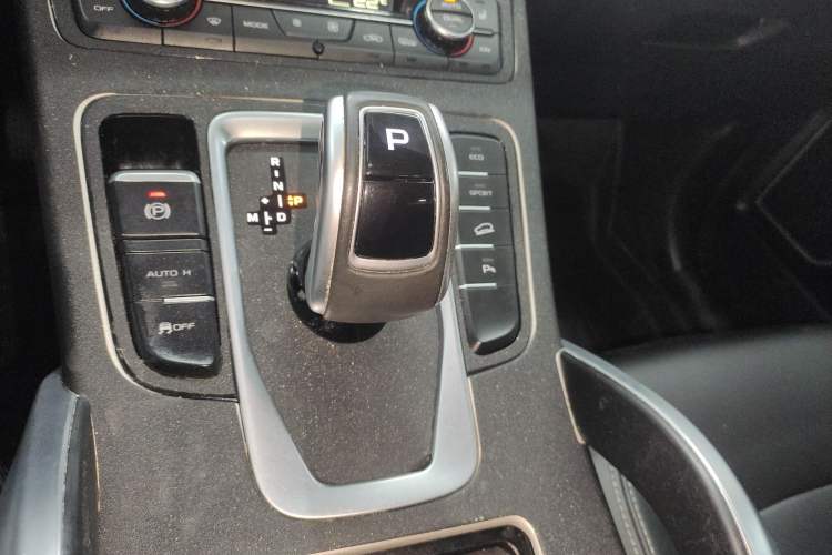 Used Geely Auto Emgrand X7 Sport 2020 1.8TD DCT Two-Wheel Drive Smart Connect 4G-Enabled Version