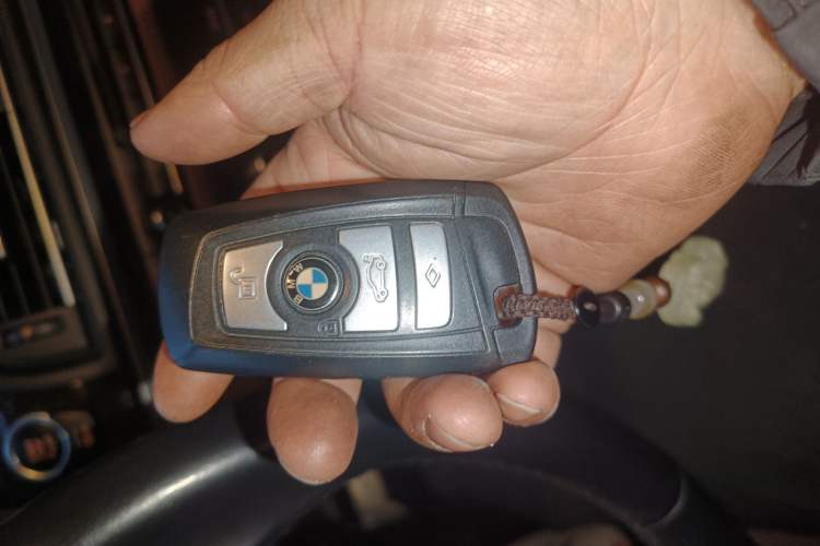 Used BMW 5 Series 2017 528Li Leading Model
