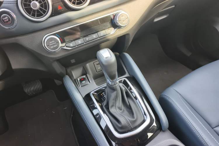 Used Nissan Qashqai 2025 Honor 2.0L CVT XV Genuine Edition Gear Lever