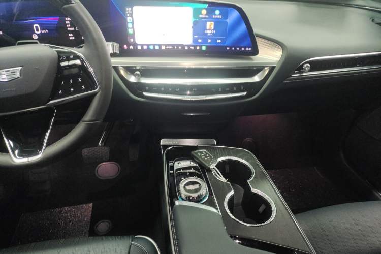 Used Cadillac LYRIQ 2022 Rear-Drive Long-Range Luxury Edition
