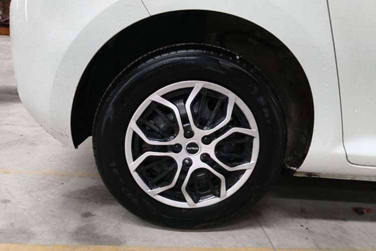 Used CHANGAN NEVO Lumin 2024 301km Orange Wind Edition
