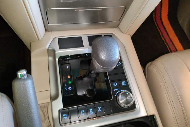 Used Toyota Land Cruiser 2019 4.0L GX-R 7 Seats Parallel Import