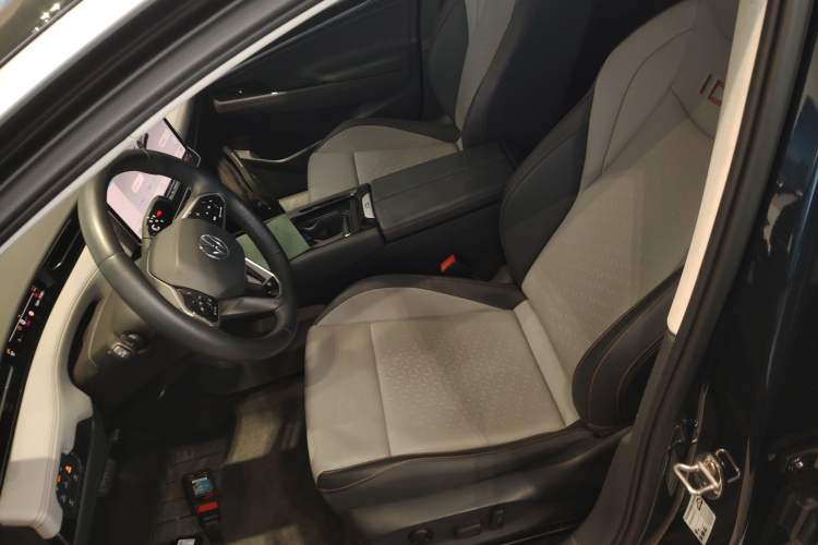 Used Volkswagen ID.7 VIZZION 2024 AIR model