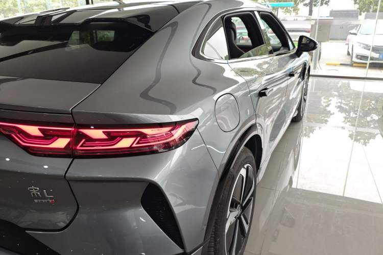 Used BYD Song L EV 2025 Intelligent Driving Version 550 km Excellence Edition
