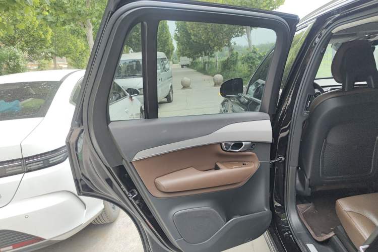 Used Volvo XC90 2019 T5 Zhiyi Edition 5-Seater China VI Standard
