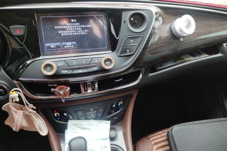 Used Buick Envision 2017 28T Four-Wheel Drive Elite Model Audio And AC Panel