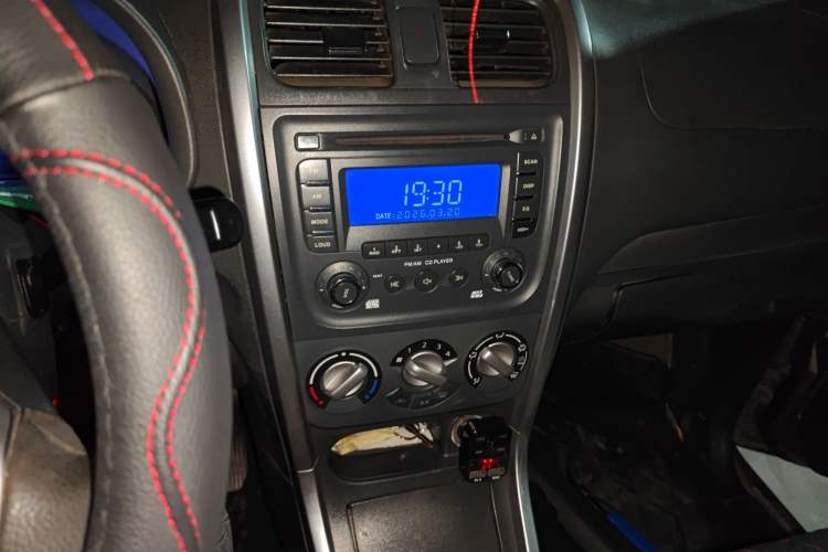 Used Suzuki Wagon R X5 2013 Revised Version 1.4L VVT Cruise Edition Audio And AC Panel