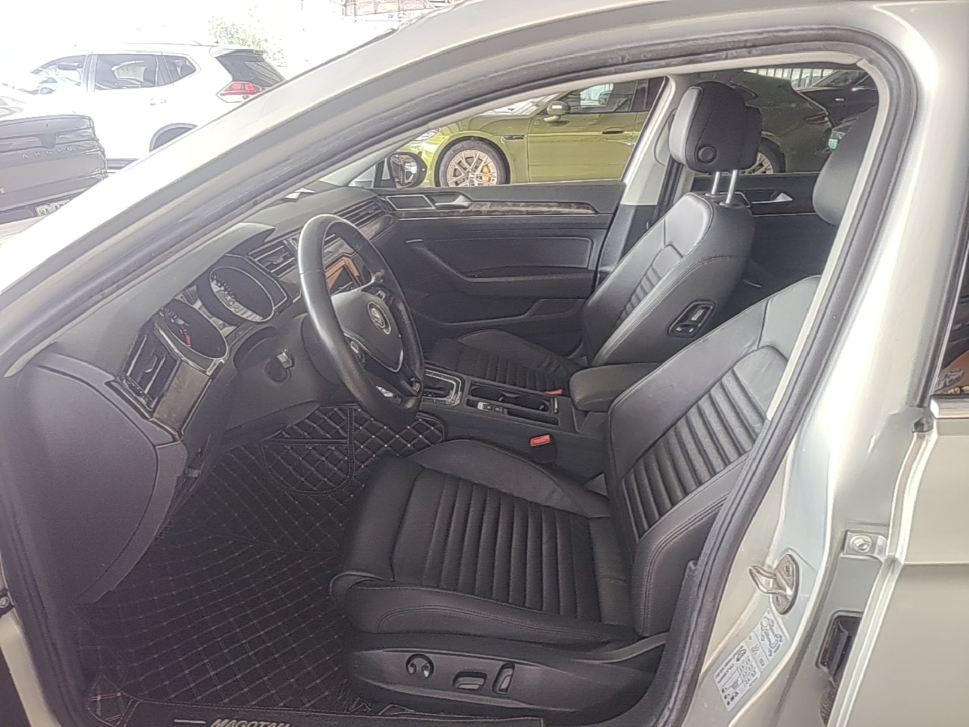 Avant de la voiture