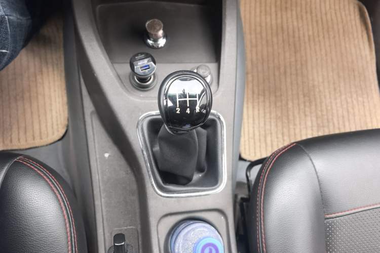 Used Wuling Hongguang 2014 1.2L Standard Model China IV
