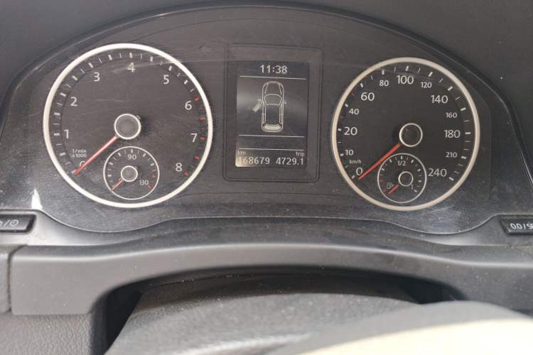 Used Volkswagen Tiguan 2016 300TSI Automatic Two-Wheel Drive Trend Edition Odometer Close Up