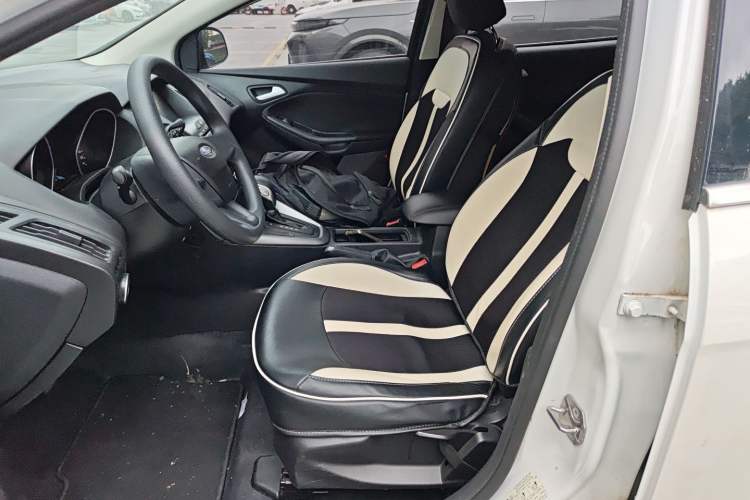 Used Ford Focus 2018 Hatchback Classic 1.6L Automatic Comfort Plus SmartDrive Edition
