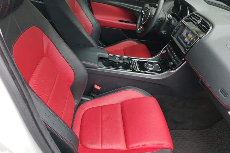 Used Jaguar XE 2015 2.0T 200 PS R-Sport
