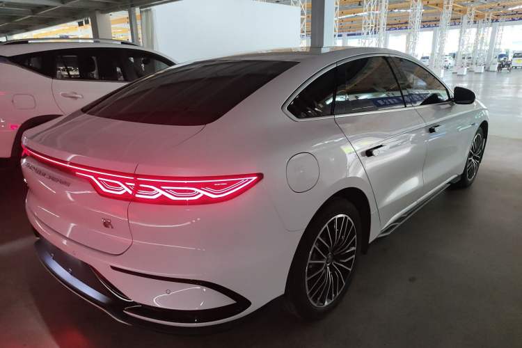 Used BYD Han 2022 DM-i 121KM Prestige Model