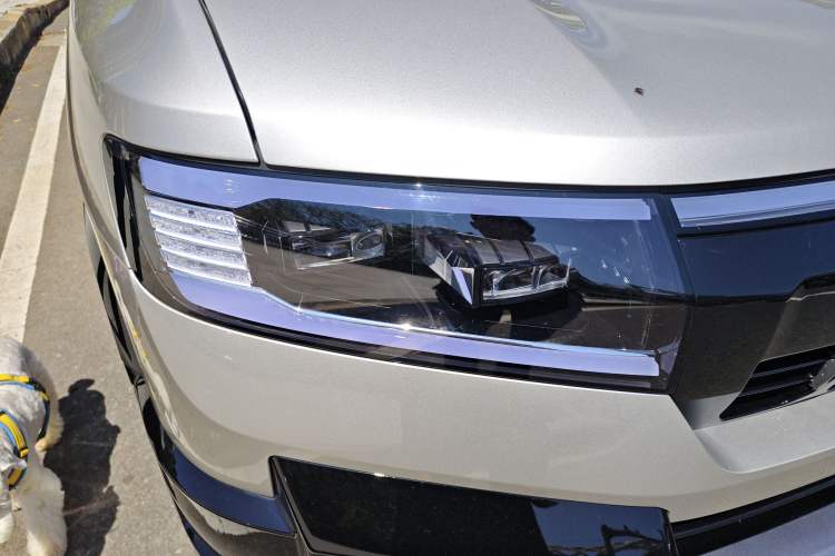 Used Formula Leopard 8 2025 Smart & Brave Flagship Edition 7 Seats