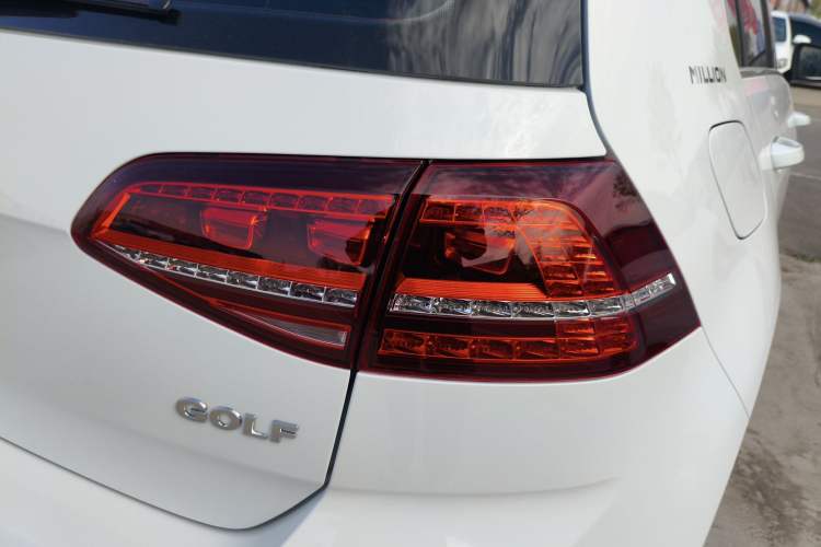 Used Volkswagen Golf 2017 1.6L Automatic Comfort Million-Vehicle Anniversary Edition Right Rear Taillight