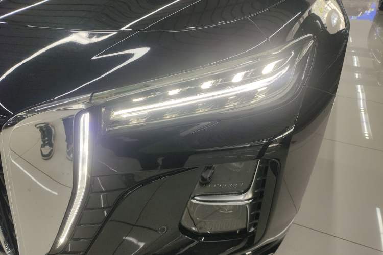 Used Hongqi H5 2025 1.5T DCT Qiyun 500 000th Unit Commemorative Edition Left Front Headlight