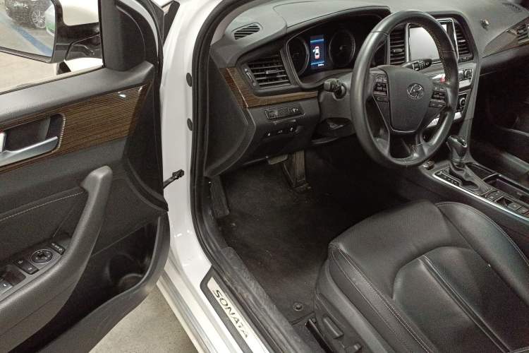 Used Hyundai Sonata Plug-in Hybrid 2018 2.0 PHS Smart Connect Version China VI Standard
