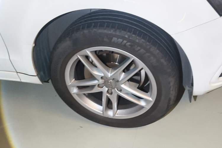 Used Audi Q5 2017 Plus 40 TFSI Ambition Model
