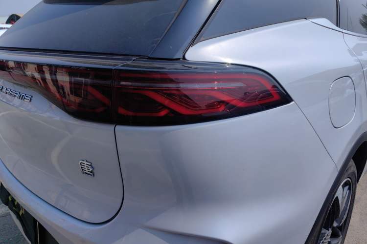 Used BYD Tang New Energy 2024 DM-i Glory Edition 112KM Prestige Model Exterior 3