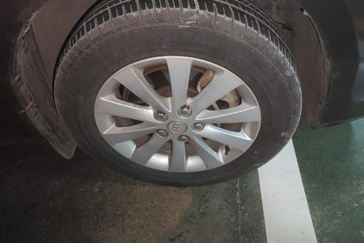 Used Buick GL8 2015 2.4L Luxury Business Premium Edition
