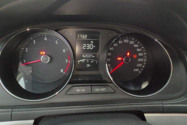 Used Volkswagen Lavida 2015 1.6L Manual Comfort Edition