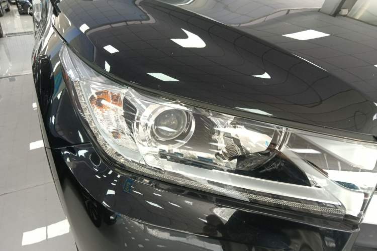 Used Toyota Highlander 2018 2.0T Four-Wheel Drive Elite Edition 7 Seats China VI Standard Right Front Headlight