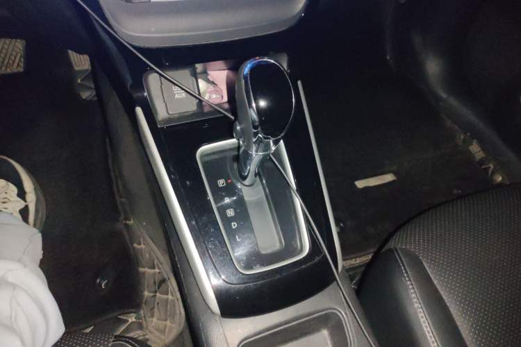 Used Nissan Sylphy 2016 1.6XV CVT ZhiZun Edition Gear Lever