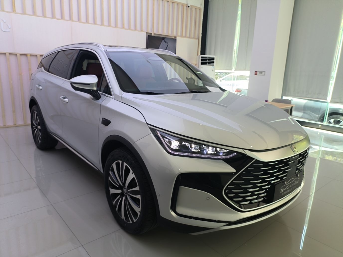 BYD Tang New Energy 2025 Model Smart Drive Version DM-i 175KM Prestige Version — снимка 3
