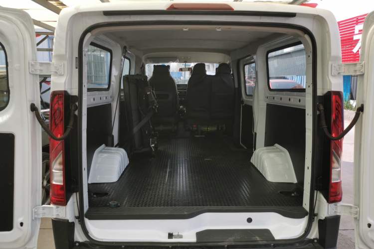 Used JMC E Fushun 2025 Model, Open Window Version, 41.86 kWh, Short Axle, Low-roof