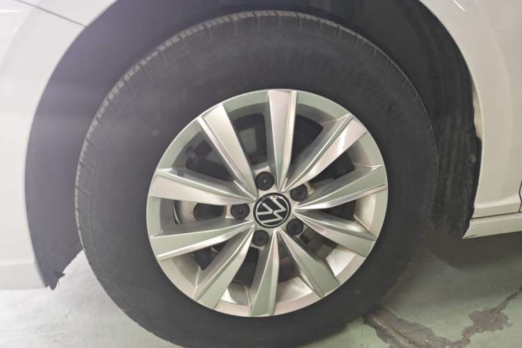Used Volkswagen Lavida 2024 1.5L Automatic DeYi Edition Left Front Wheel Hub