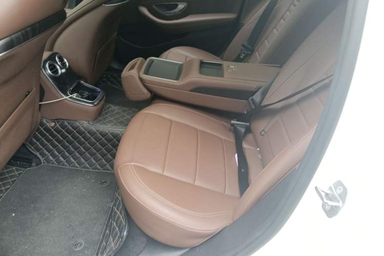 Used Mercedes-Benz E-Class 2021 E 300 L Sporty and Stylish Model
