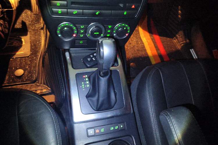 Used Land Rover Freelander 2 2013 2.0T Si4 Dynamic Limited Edition Gear Lever