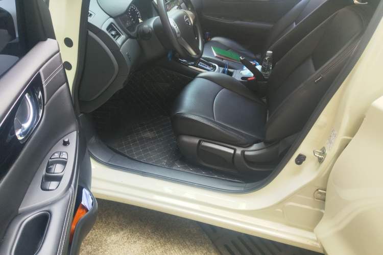 Used Nissan Tiida 2021 1.6L CVT Cool Edition Driver Seat