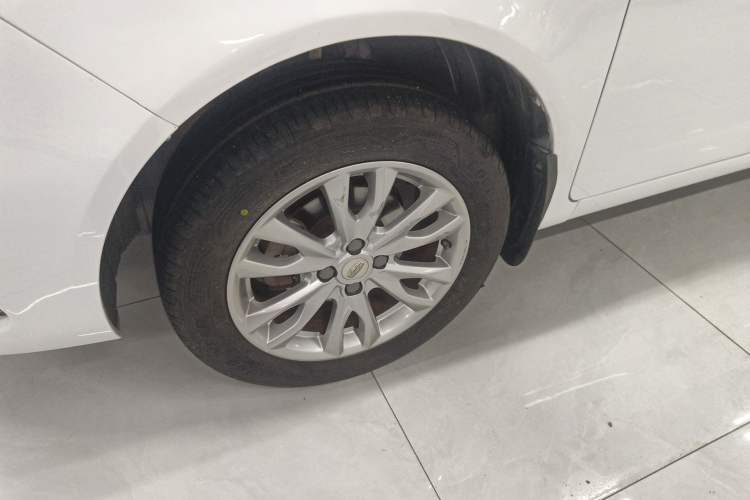 Used Geely Auto Vision 2019 Upgraded Model 1.5L Manual Luxury Version China VI Standard