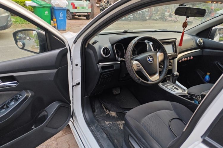 Used Venucia T70 2015 2.0L CVT Smart Choice Edition Driver Seat