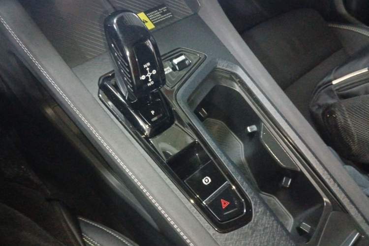 Used Lynk & Co 03 2023 2.0TD DCT JingPro Gear Lever