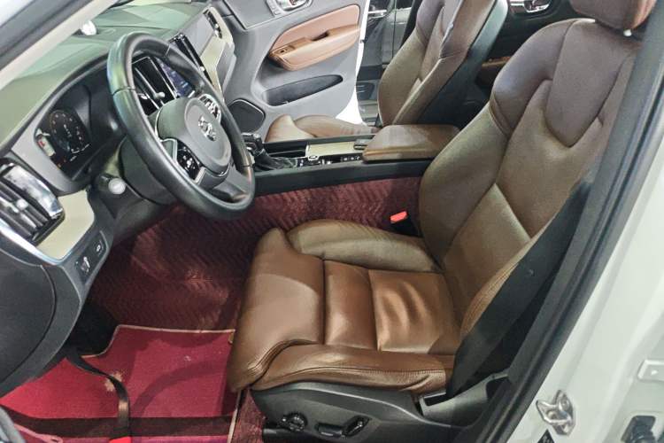 Used Volvo XC60 2020 T5 4x4 Smart Luxury Edition Left Front Seat