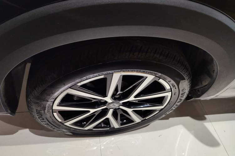 Used SOL X8 PLUS 2023 1.5 TGDI DCT Smart Home Edition 7-Seater