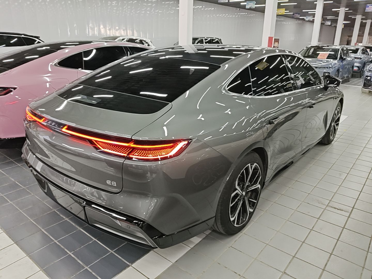 Geely Galaxy E8 2025 700 km Long-Range Intelligent Driving Version — снимка 6