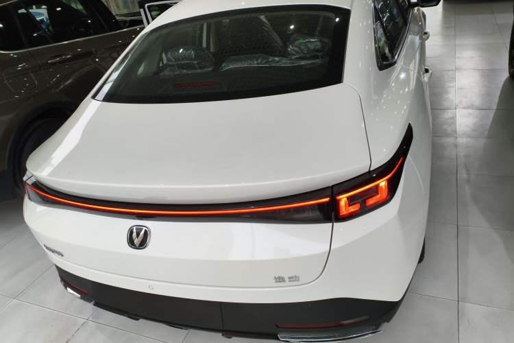 Used Changan Eado 2025 Blue Whale 1.5T 500Bar Prestige Model