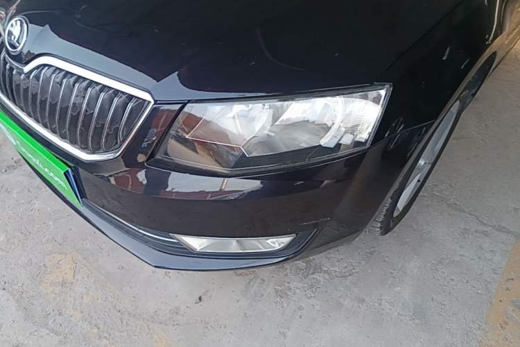 Used Skoda Octavia 2015 1.6L Automatic Yijun Edition
