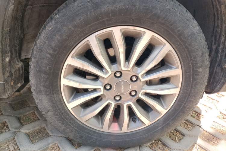 Used Haval H6 2017 Red-Label Sport Edition 1.5T Automatic Two-Wheel Drive Luxury Model Right Front Wheel Hub