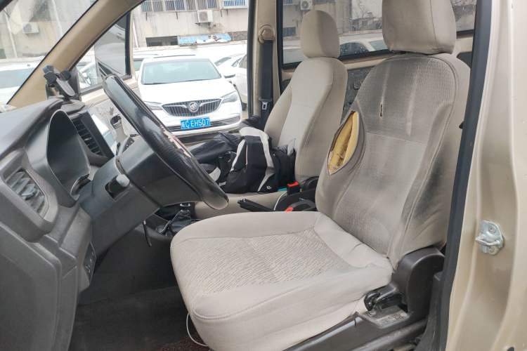 Used Wuling Hongguang V 2022 1.5L Jingqu Version Hydraulic Power Steering LAR Left Front Seat