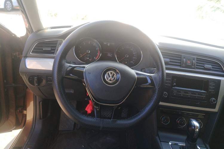 Used Volkswagen Lamando 2017 230TSI DSG Fashion Edition
