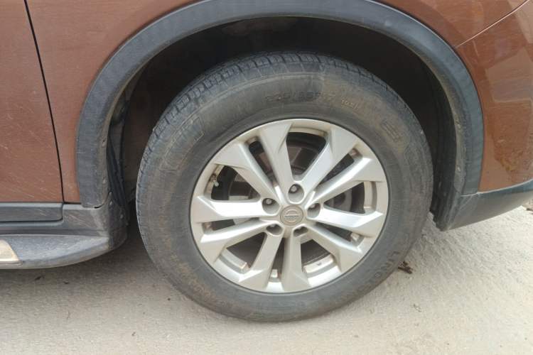 Used Nissan X-Trail 2014 2.5L CVT Luxury Edition 4WD Right Front Wheel Hub