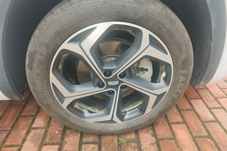 Used Geely Auto Monjaro L 2021 2.0TD DCT EVO Two-Wheel Drive Prestige Version Right Front Wheel Hub